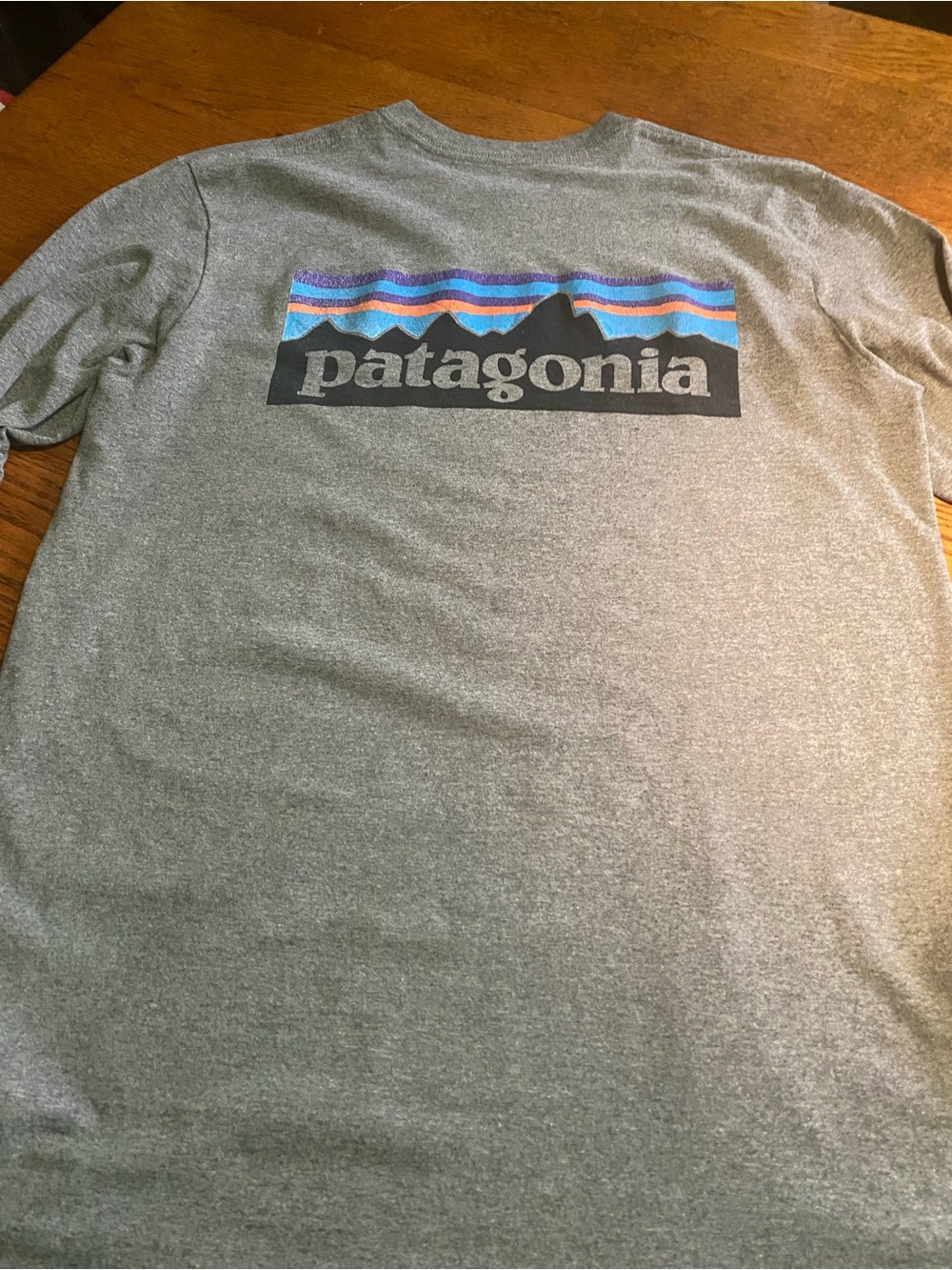 Patagonia Long Sleeve T-shirt Gray size Small